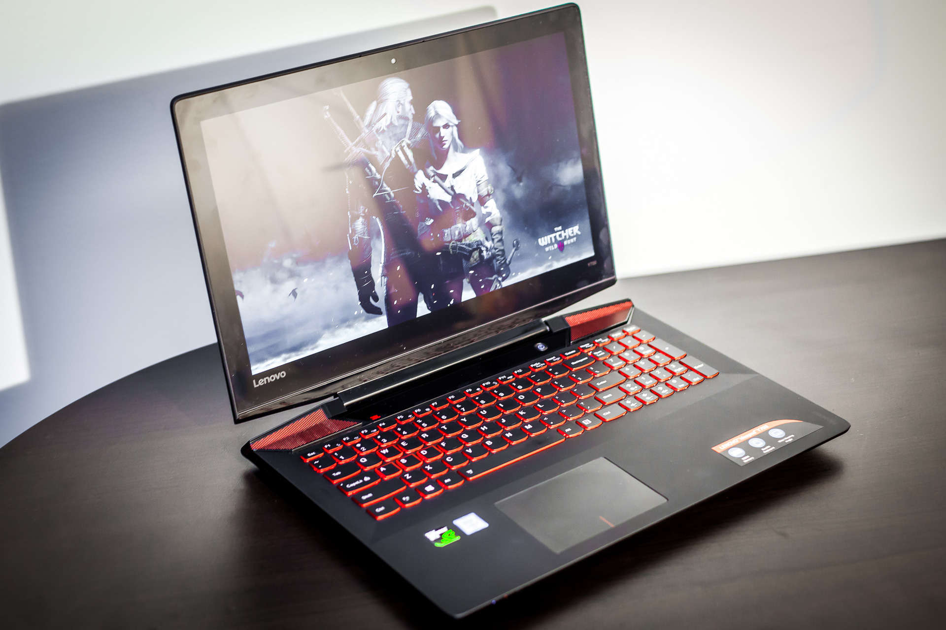 LENOVO Y700 - i7-16GB-1TB-128SSD-4GB