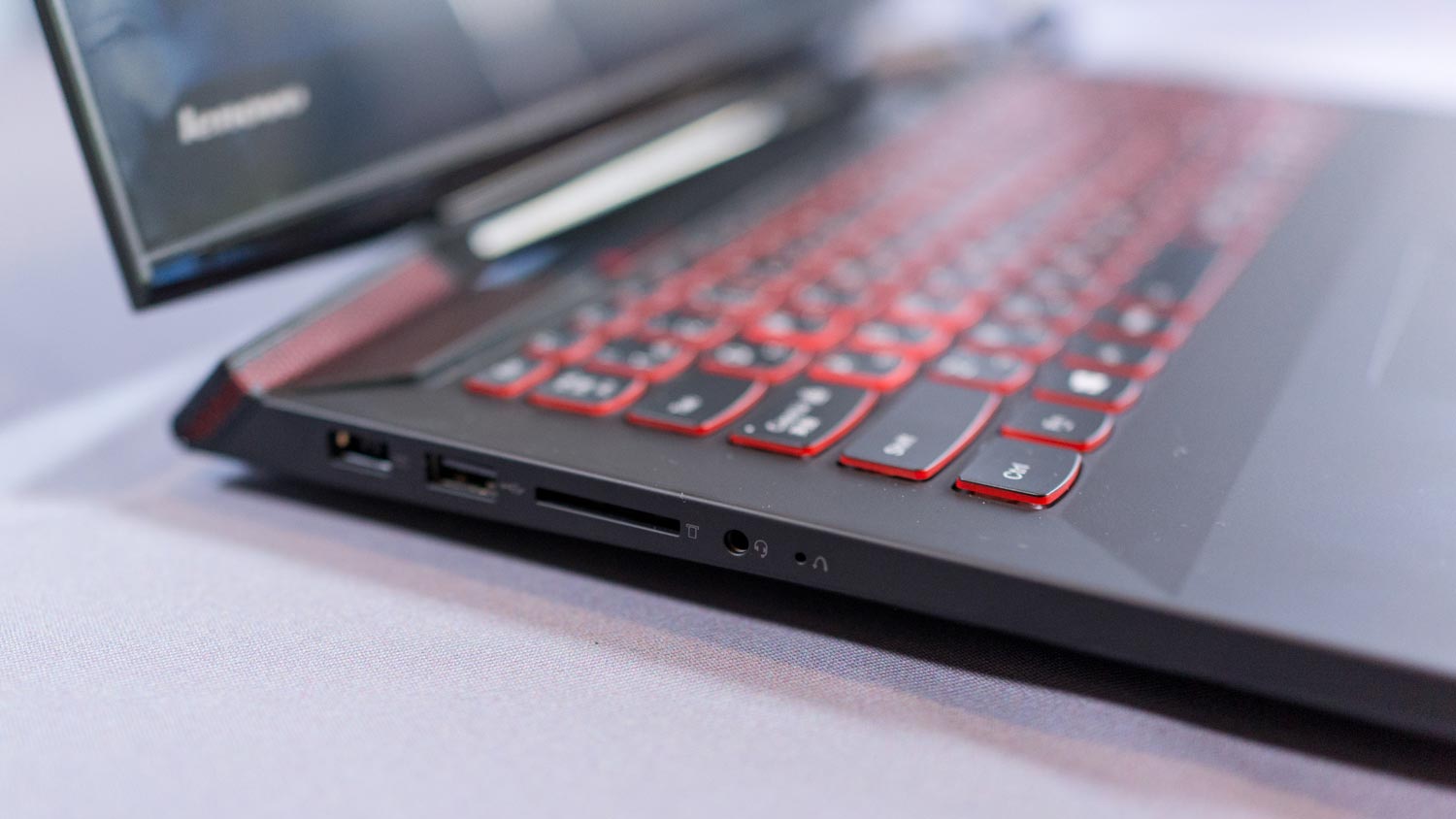 LENOVO Y700 - i7-8GB-1TB-4GB
